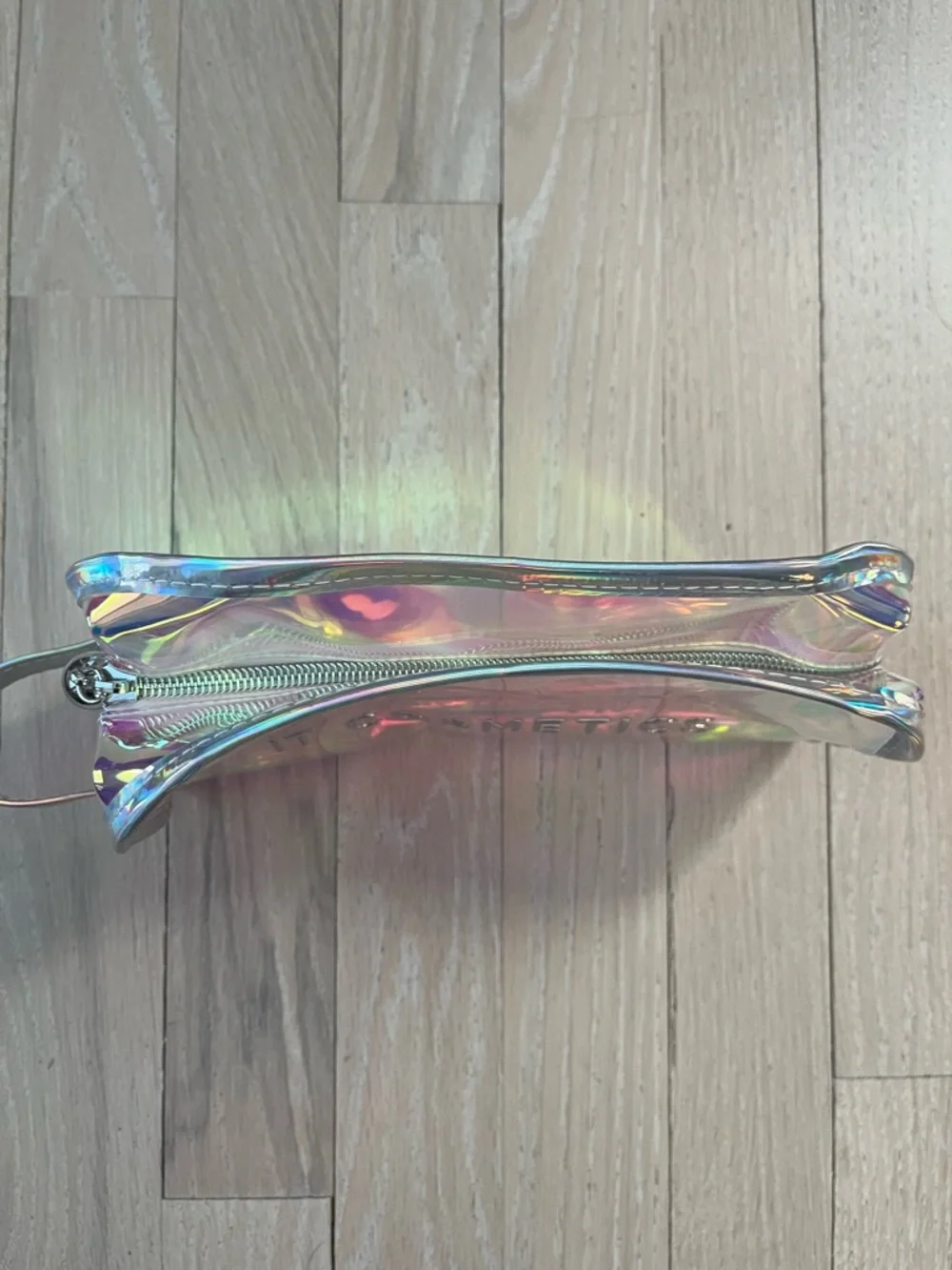 it cosmetics Holographic Cosmetic Pouch in Peach and Blue